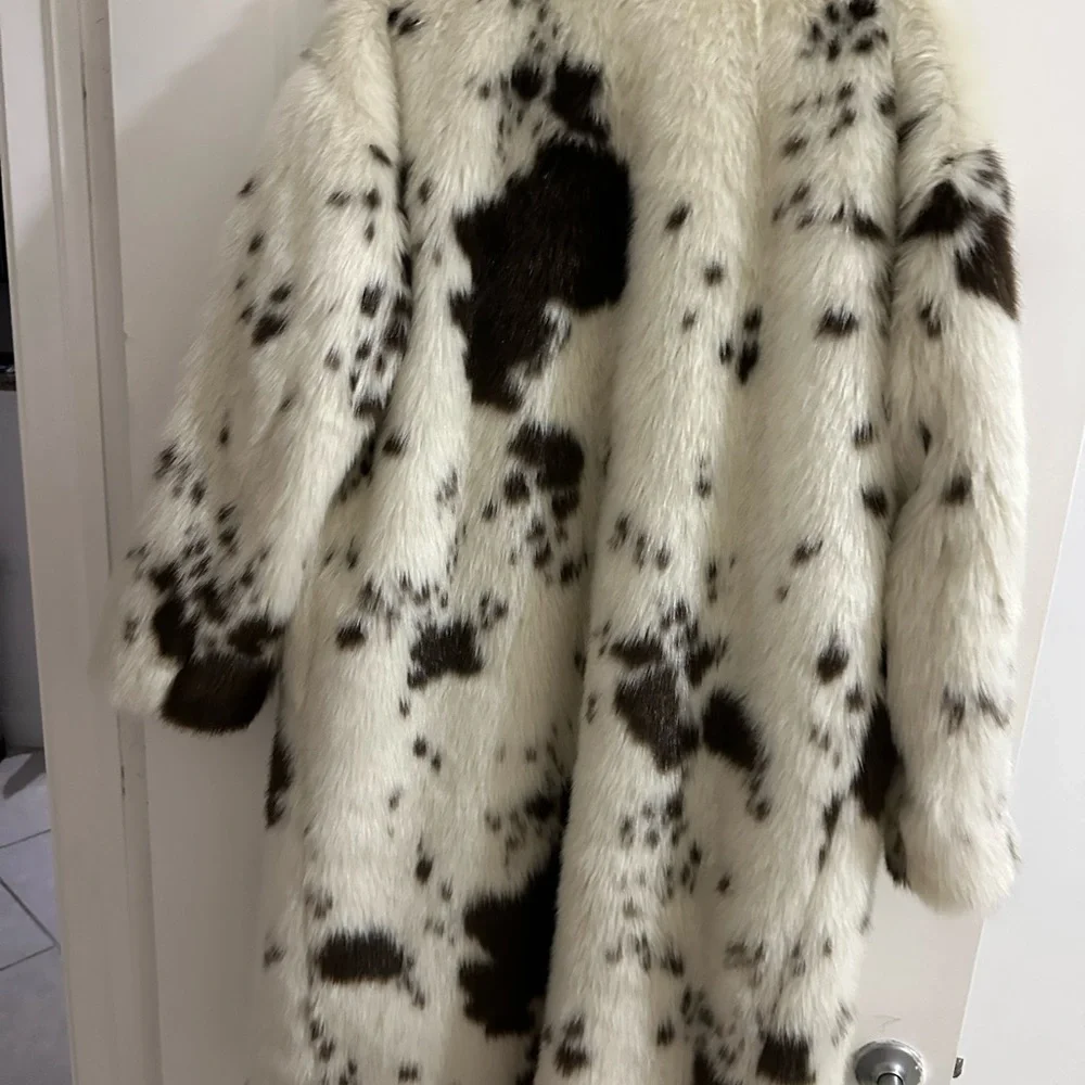 Chic Faux Fur Teddy Jacket - Brown and White - Picture 3 of 3